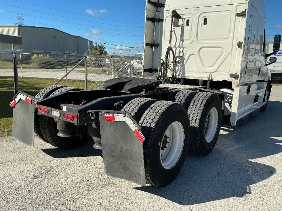 Sleeper Tractor-Heavy Duty Tractors-Freightliner-2020-T12664ST-Garden City-GA-671,162\n\t\tmiles-$ 48,250 - Image 22