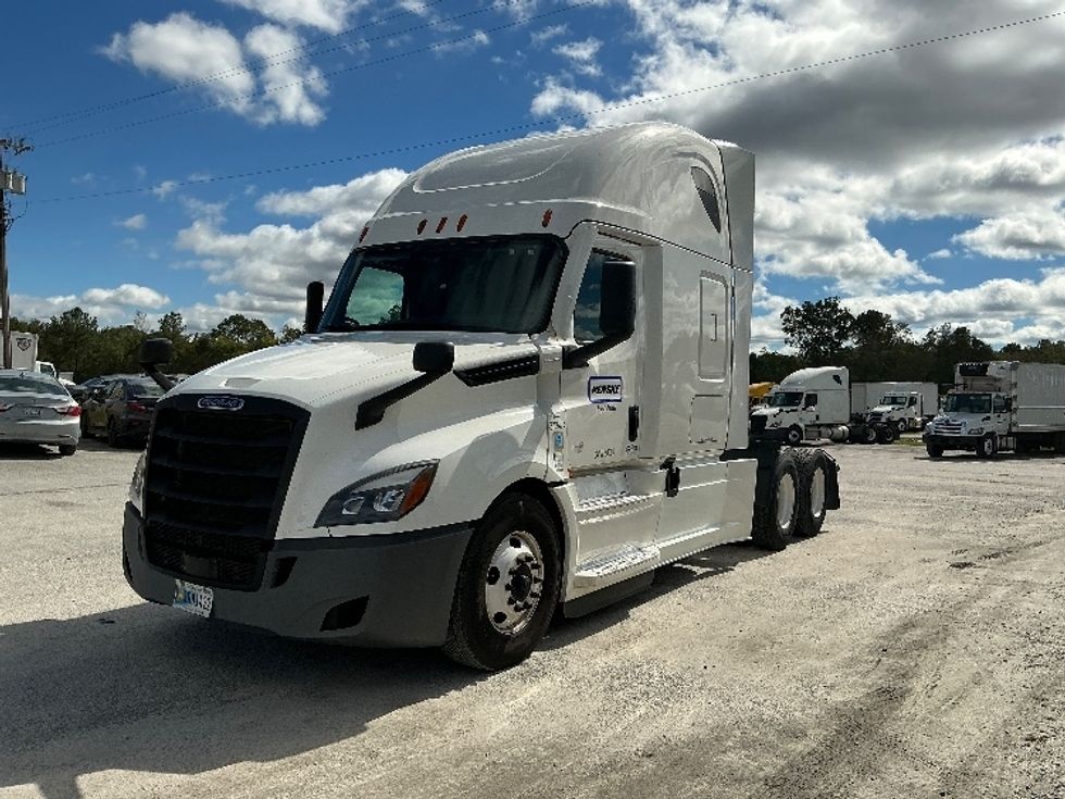 Sleeper Tractor-Heavy Duty Tractors-Freightliner-2020-T12664ST-Garden City-GA-671,162\n\t\tmiles-$ 48,250 - Image 3