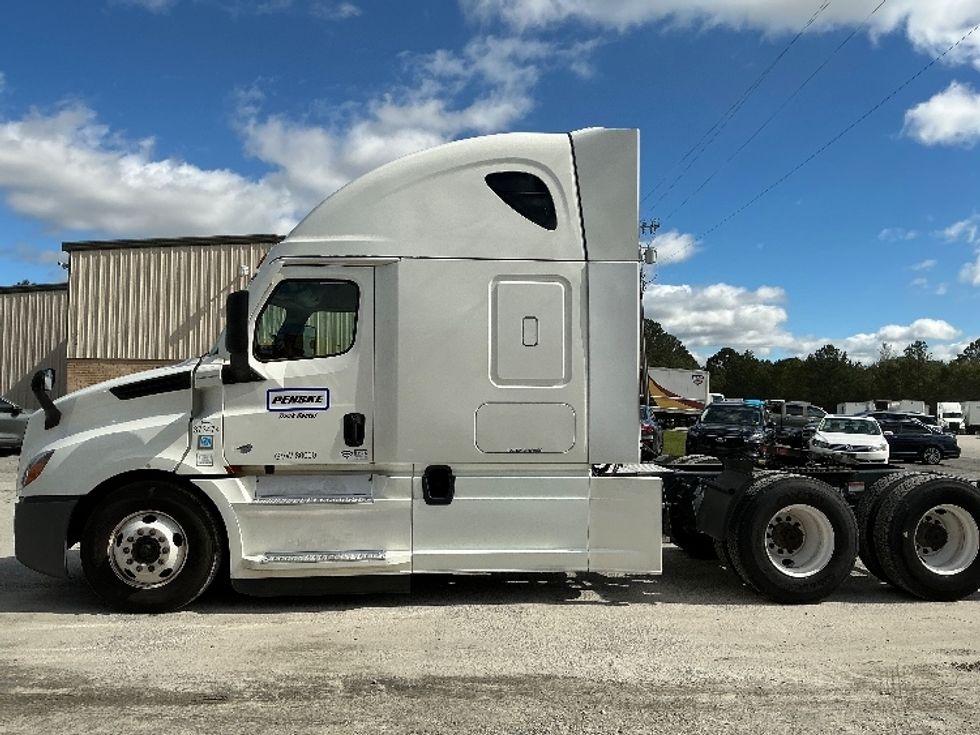 Sleeper Tractor-Heavy Duty Tractors-Freightliner-2020-T12664ST-Garden City-GA-671,162\n\t\tmiles-$ 48,250 - Image 4