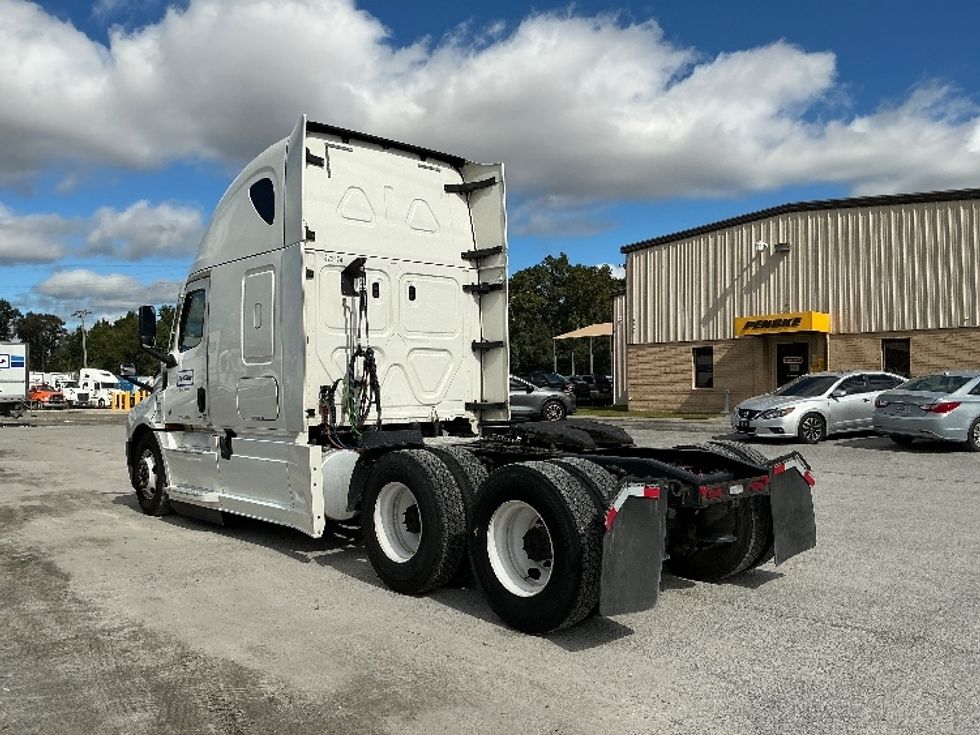 Sleeper Tractor-Heavy Duty Tractors-Freightliner-2020-T12664ST-Garden City-GA-671,162\n\t\tmiles-$ 48,250 - Image 5