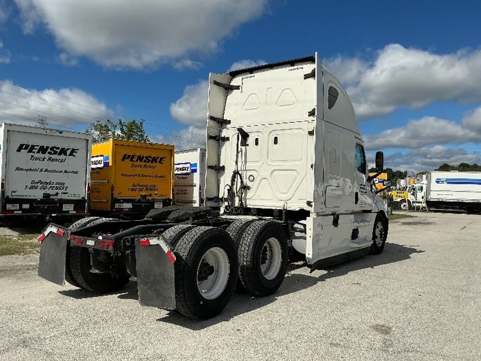 Sleeper Tractor-Heavy Duty Tractors-Freightliner-2020-T12664ST-Garden City-GA-671,162\n\t\tmiles-$ 48,250 - Image 7