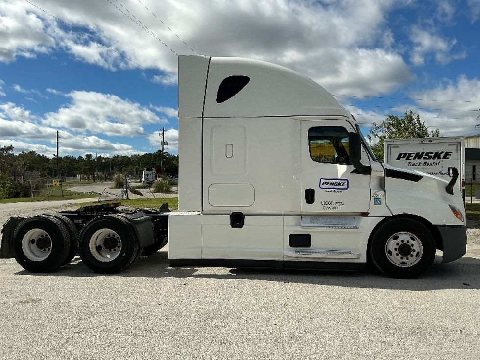 Sleeper Tractor-Heavy Duty Tractors-Freightliner-2020-T12664ST-Garden City-GA-671,162\n\t\tmiles-$ 48,250 - Image 8