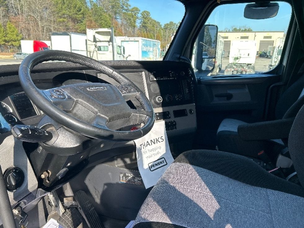 Sleeper Tractor-Heavy Duty Tractors-Freightliner-2020-T12664ST-Garner-NC-549,505\n\t\tmiles-$ 54,500 - Image 10