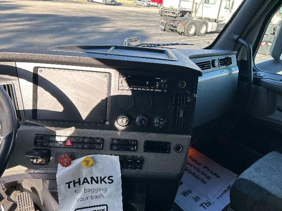 Sleeper Tractor-Heavy Duty Tractors-Freightliner-2020-T12664ST-Garner-NC-549,505\n\t\tmiles-$ 54,500 - Image 12