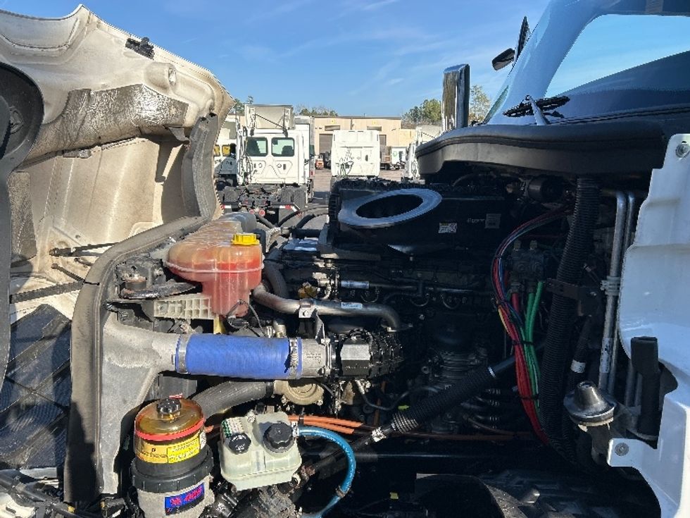 Sleeper Tractor-Heavy Duty Tractors-Freightliner-2020-T12664ST-Garner-NC-549,505\n\t\tmiles-$ 54,500 - Image 21