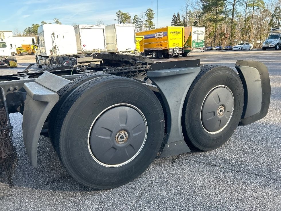 Sleeper Tractor-Heavy Duty Tractors-Freightliner-2020-T12664ST-Garner-NC-549,505\n\t\tmiles-$ 54,500 - Image 22