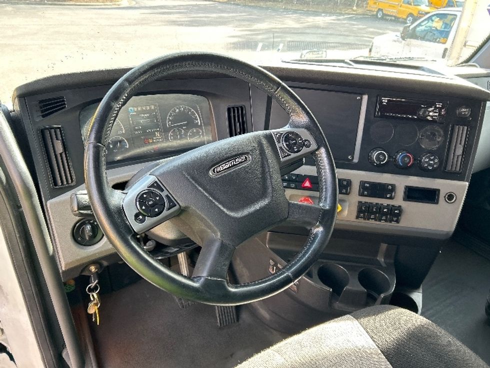 Sleeper Tractor-Heavy Duty Tractors-Freightliner-2020-T12664ST-Garner-NC-679,134\n\t\tmiles-$ 42,500 - Image 11