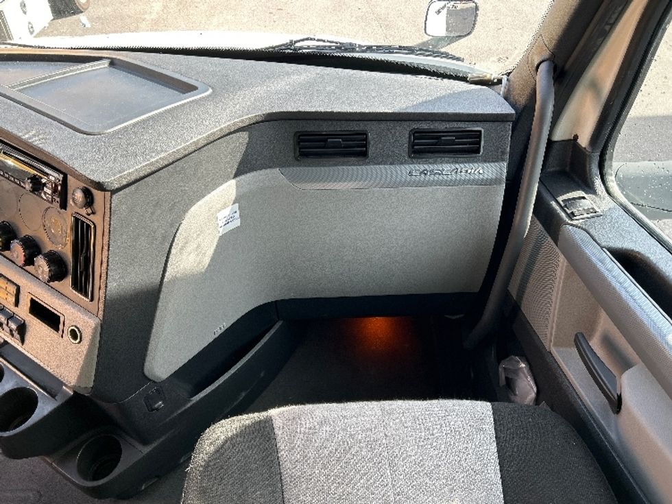 Sleeper Tractor-Heavy Duty Tractors-Freightliner-2020-T12664ST-Garner-NC-679,134\n\t\tmiles-$ 42,500 - Image 14