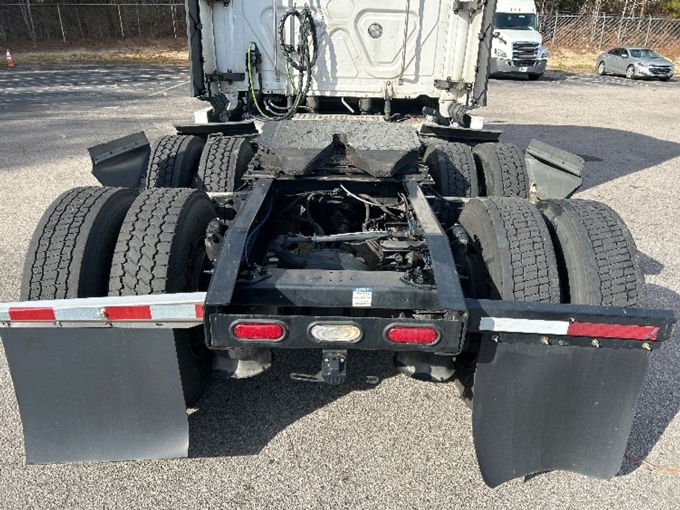 Sleeper Tractor-Heavy Duty Tractors-Freightliner-2020-T12664ST-Garner-NC-679,134\n\t\tmiles-$ 42,500 - Image 6