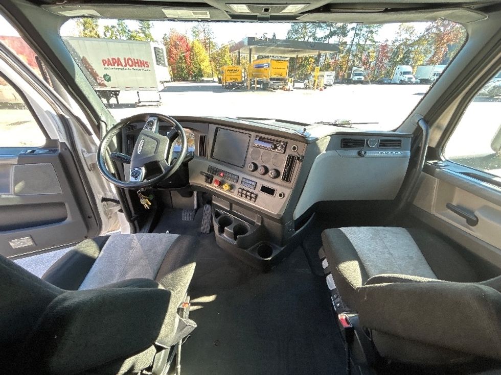 Sleeper Tractor-Heavy Duty Tractors-Freightliner-2020-T12664ST-Garner-NC-690,956\n\t\tmiles-$ 45,500 - Image 12