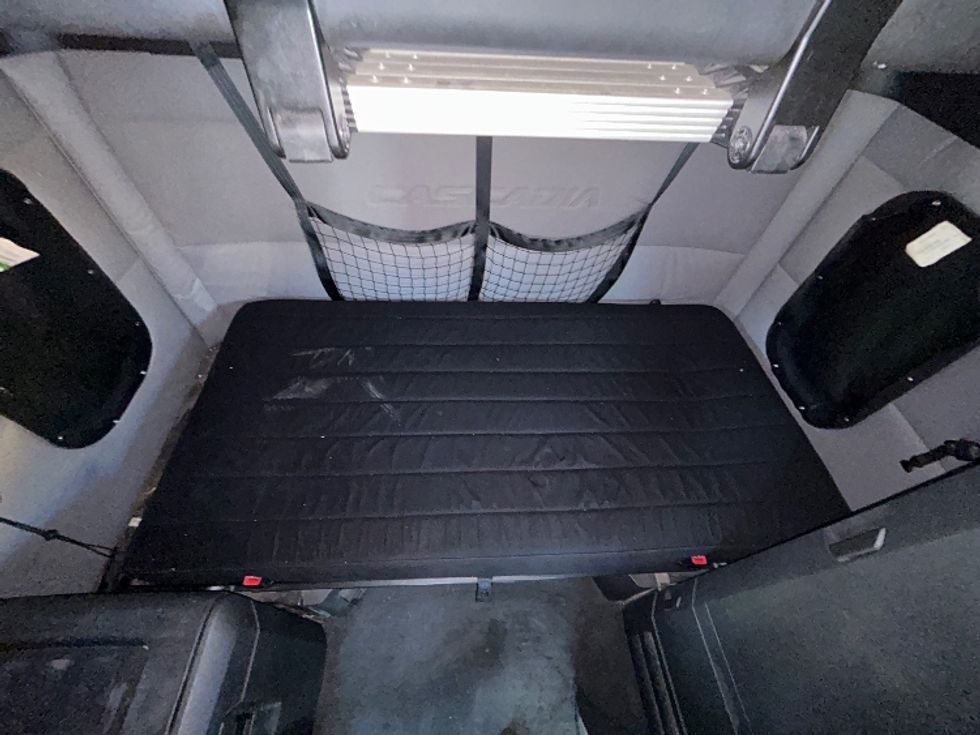 Sleeper Tractor-Heavy Duty Tractors-Freightliner-2020-T12664ST-Garner-NC-690,956\n\t\tmiles-$ 45,500 - Image 17