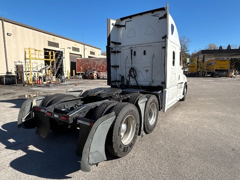 Sleeper Tractor-Heavy Duty Tractors-Freightliner-2020-T12664ST-Garner-NC-690,956\n\t\tmiles-$ 45,500 - Image 7