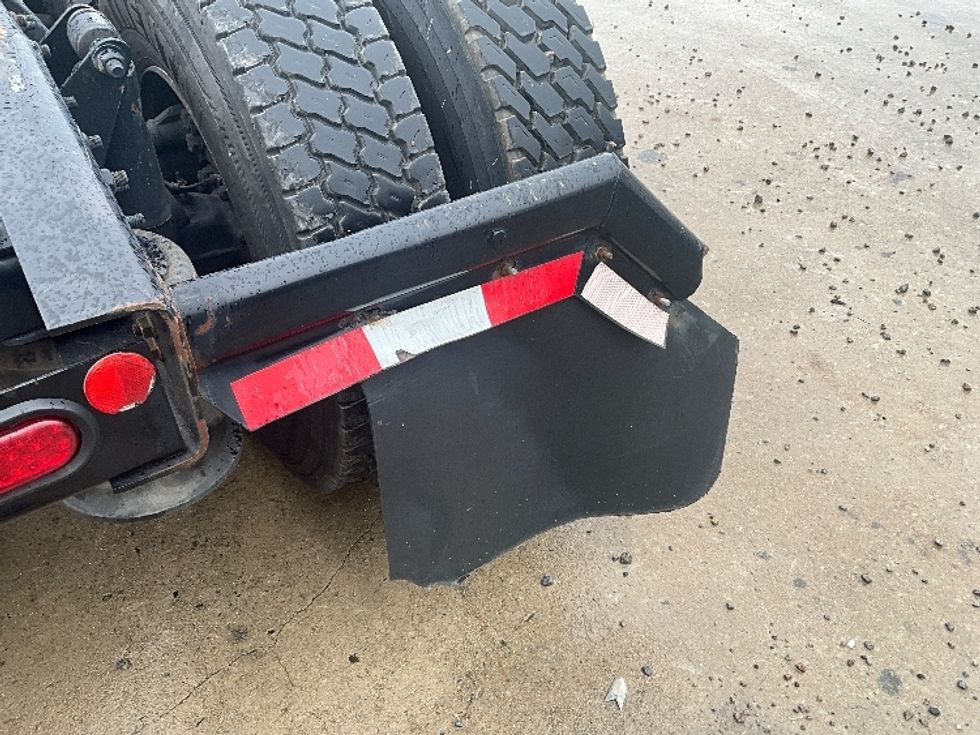 Sleeper Tractor-Heavy Duty Tractors-Freightliner-2020-T12664ST-Goldsboro-NC-345,345\n\t\tmiles-$ 73,750 - Image 23