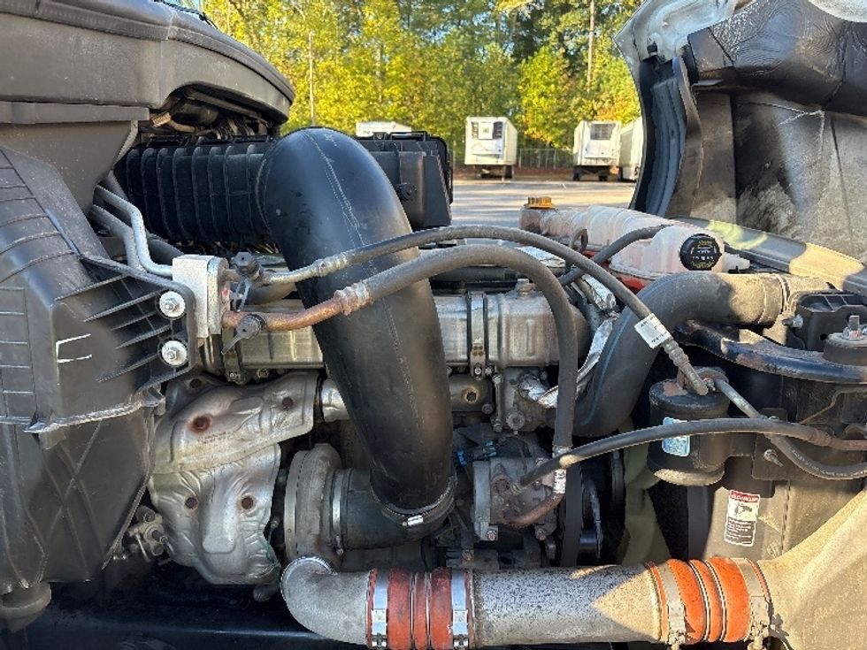 Sleeper Tractor-Heavy Duty Tractors-Freightliner-2020-T12664ST-Goldsboro-NC-550,000\n\t\tmiles-$ 56,000 - Image 20