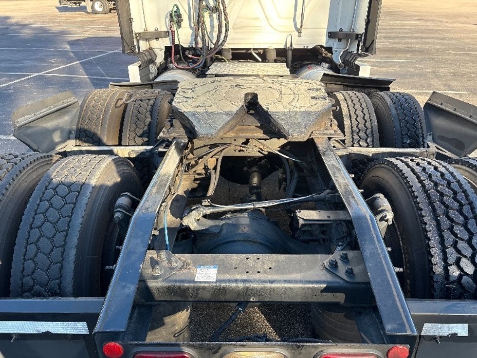 Sleeper Tractor-Heavy Duty Tractors-Freightliner-2020-T12664ST-Goldsboro-NC-550,000\n\t\tmiles-$ 56,000 - Image 6