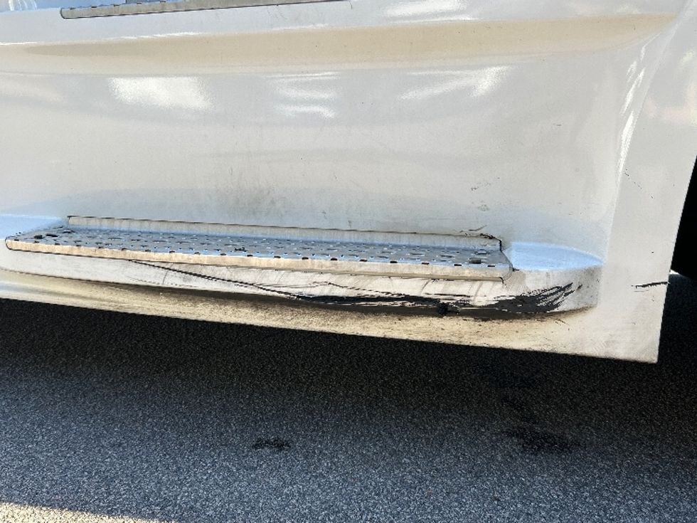 Sleeper Tractor-Heavy Duty Tractors-Freightliner-2020-T12664ST-Goldsboro-NC-554,191\n\t\tmiles-$ 55,500 - Image 24