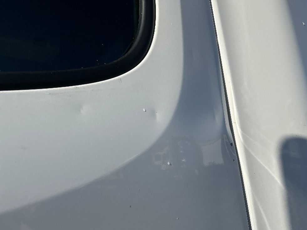 Sleeper Tractor-Heavy Duty Tractors-Freightliner-2020-T12664ST-Goldsboro-NC-554,191\n\t\tmiles-$ 55,500 - Image 25