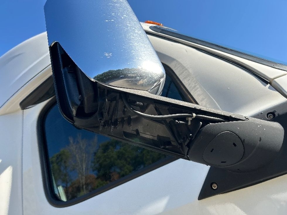 Sleeper Tractor-Heavy Duty Tractors-Freightliner-2020-T12664ST-Goldsboro-NC-554,191\n\t\tmiles-$ 55,500 - Image 26