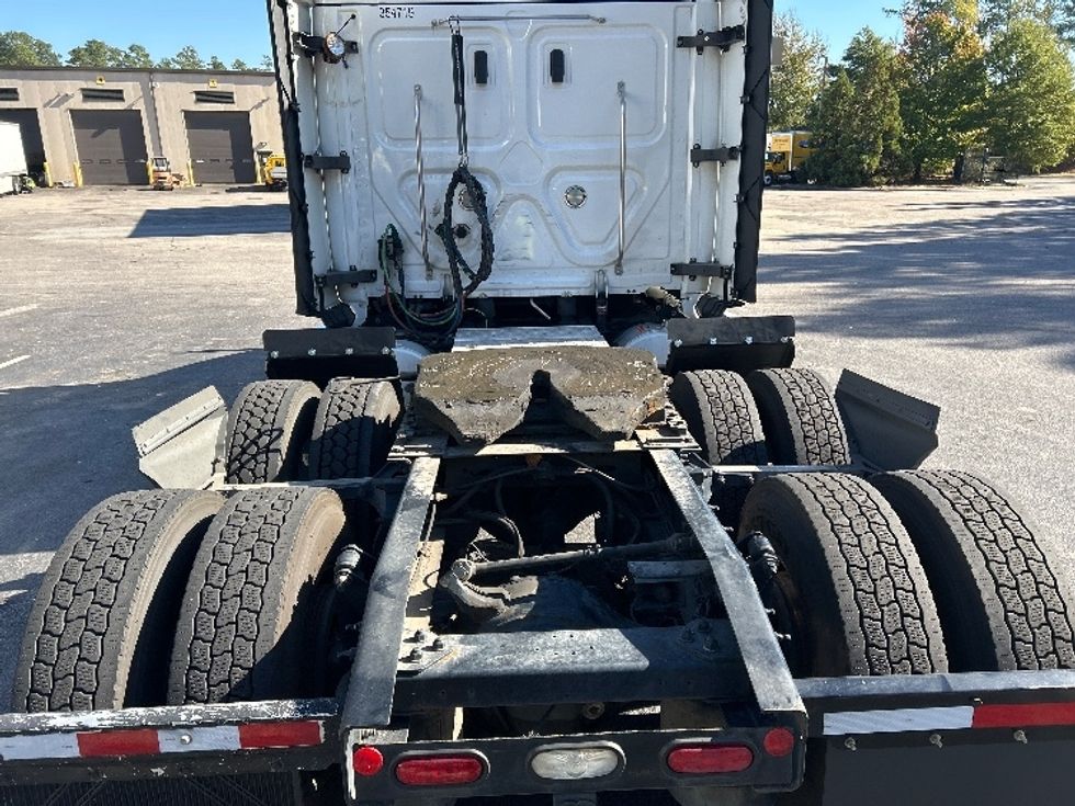 Sleeper Tractor-Heavy Duty Tractors-Freightliner-2020-T12664ST-Goldsboro-NC-566,861\n\t\tmiles-$ 51,750 - Image 6
