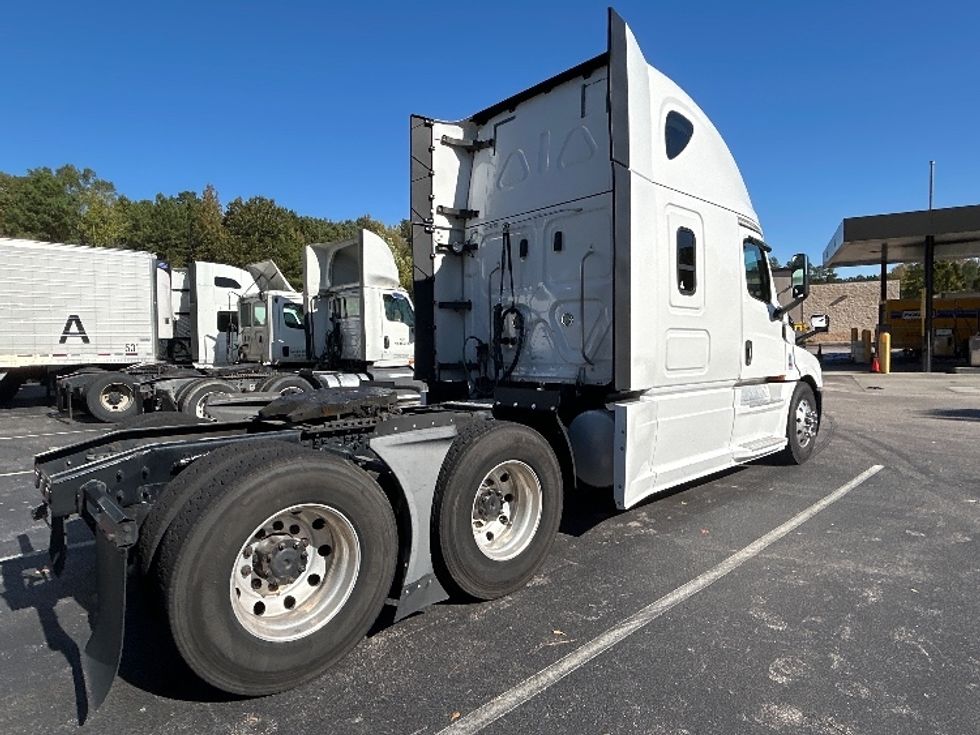 Sleeper Tractor-Heavy Duty Tractors-Freightliner-2020-T12664ST-Goldsboro-NC-566,861\n\t\tmiles-$ 51,750 - Image 7