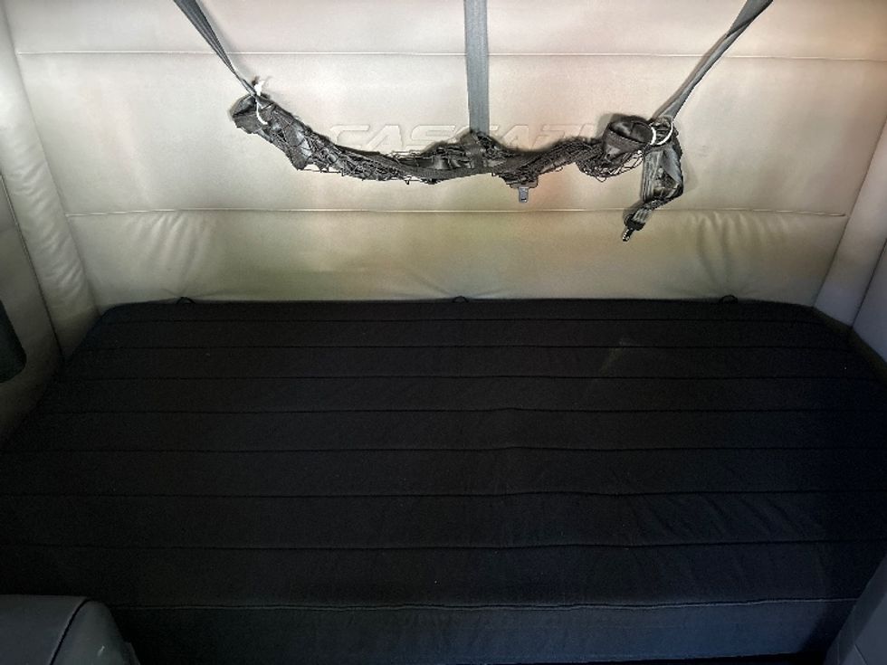 Sleeper Tractor-Heavy Duty Tractors-Freightliner-2020-T12664ST-Goldsboro-NC-610,253\n\t\tmiles-$ 51,500 - Image 17