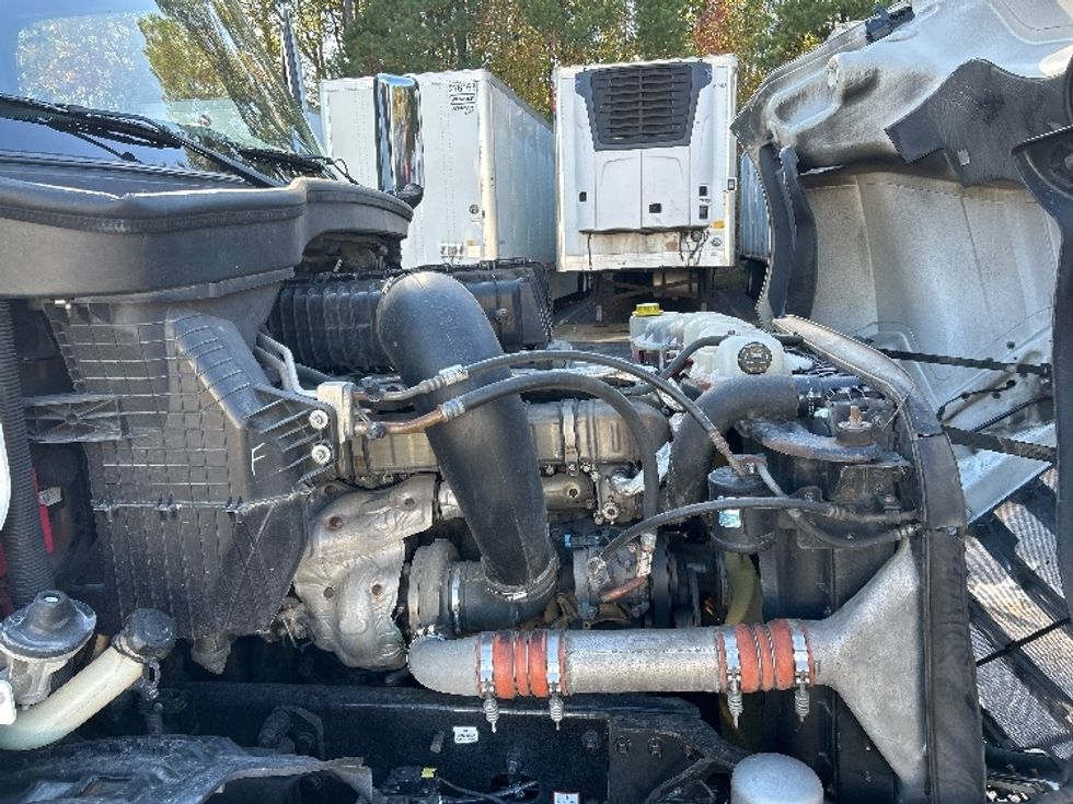 Sleeper Tractor-Heavy Duty Tractors-Freightliner-2020-T12664ST-Goldsboro-NC-648,222\n\t\tmiles-$ 48,500 - Image 20