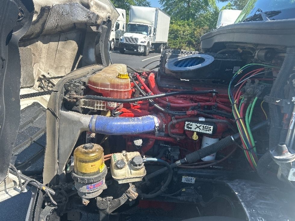 Sleeper Tractor-Heavy Duty Tractors-Freightliner-2020-T12664ST-Goldsboro-NC-763,588\n\t\tmiles-$ 42,750 - Image 21