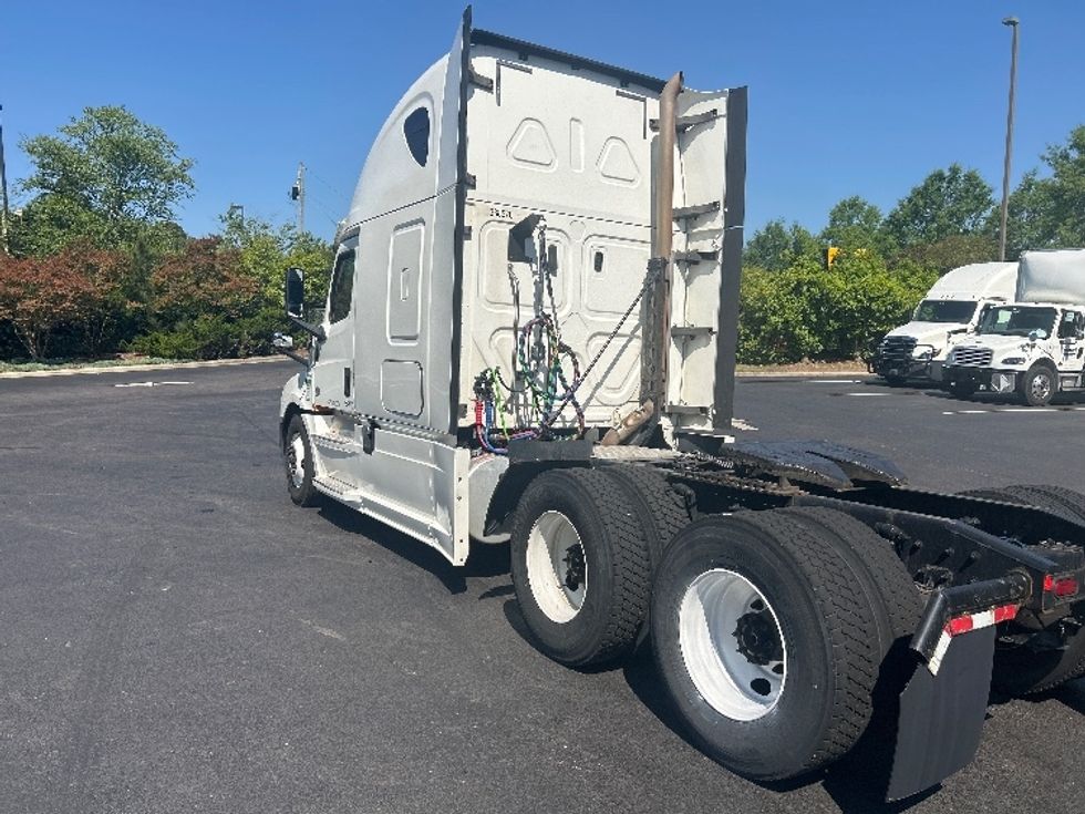 Sleeper Tractor-Heavy Duty Tractors-Freightliner-2020-T12664ST-Goldsboro-NC-763,588\n\t\tmiles-$ 42,750 - Image 5