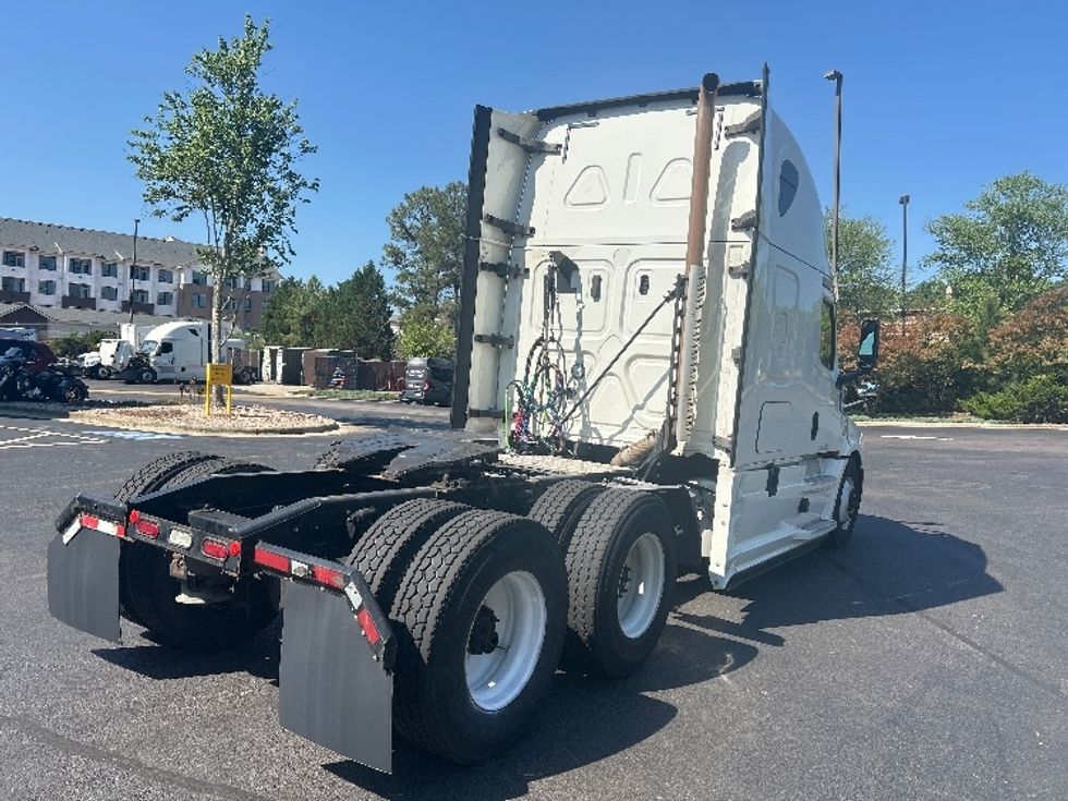 Sleeper Tractor-Heavy Duty Tractors-Freightliner-2020-T12664ST-Goldsboro-NC-763,588\n\t\tmiles-$ 42,750 - Image 7