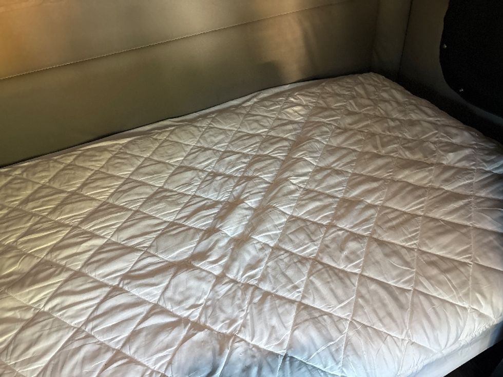 Sleeper Tractor-Heavy Duty Tractors-Freightliner-2020-T12664ST-Goldsboro-NC-793,004\n\t\tmiles-$ 37,750 - Image 17