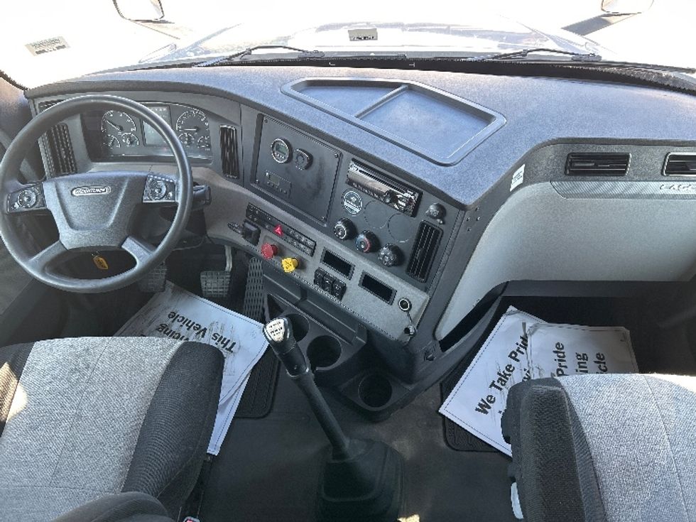 Sleeper Tractor-Heavy Duty Tractors-Freightliner-2020-T12664ST-Goshen-IN-409,438\n\t\tmiles-$ 66,750 - Image 12