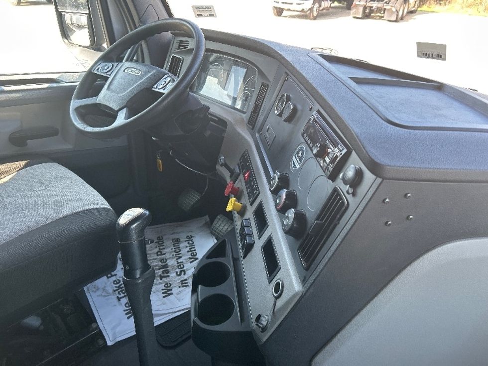 Sleeper Tractor-Heavy Duty Tractors-Freightliner-2020-T12664ST-Goshen-IN-409,438\n\t\tmiles-$ 66,750 - Image 15