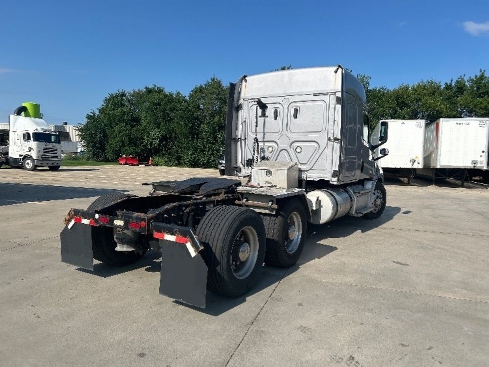 Sleeper Tractor-Heavy Duty Tractors-Freightliner-2020-T12664ST-Goshen-IN-409,438\n\t\tmiles-$ 66,750 - Image 7