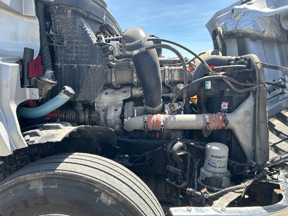 Sleeper Tractor-Heavy Duty Tractors-Freightliner-2020-T12664ST-Goshen-IN-435,070\n\t\tmiles-$ 60,000 - Image 20