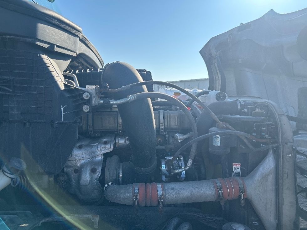 Sleeper Tractor-Heavy Duty Tractors-Freightliner-2020-T12664ST-Goshen-IN-465,147\n\t\tmiles-$ 52,750 - Image 20