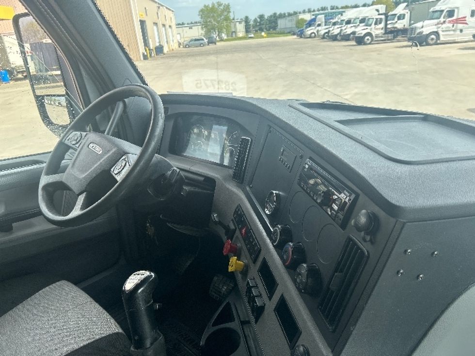 Sleeper Tractor-Heavy Duty Tractors-Freightliner-2020-T12664ST-Goshen-IN-521,703\n\t\tmiles-$ 51,250 - Image 15