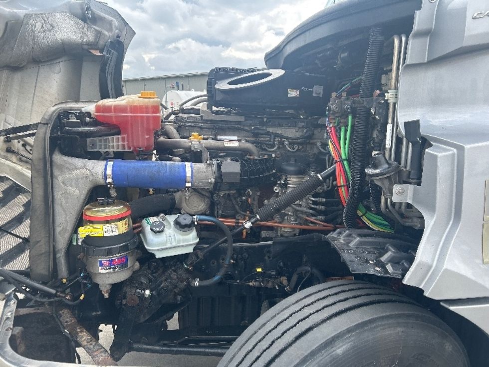 Sleeper Tractor-Heavy Duty Tractors-Freightliner-2020-T12664ST-Goshen-IN-521,703\n\t\tmiles-$ 51,250 - Image 21