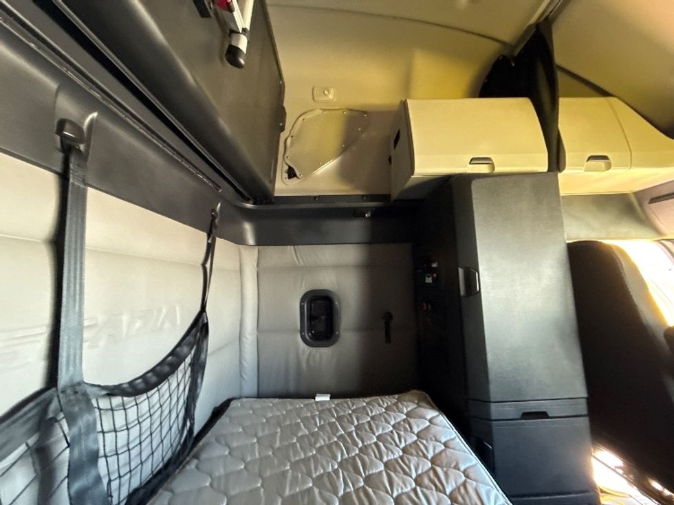 Sleeper Tractor-Heavy Duty Tractors-Freightliner-2020-T12664ST-Grand Prairie-TX-349,842\n\t\tmiles-$ 66,750 - Image 18