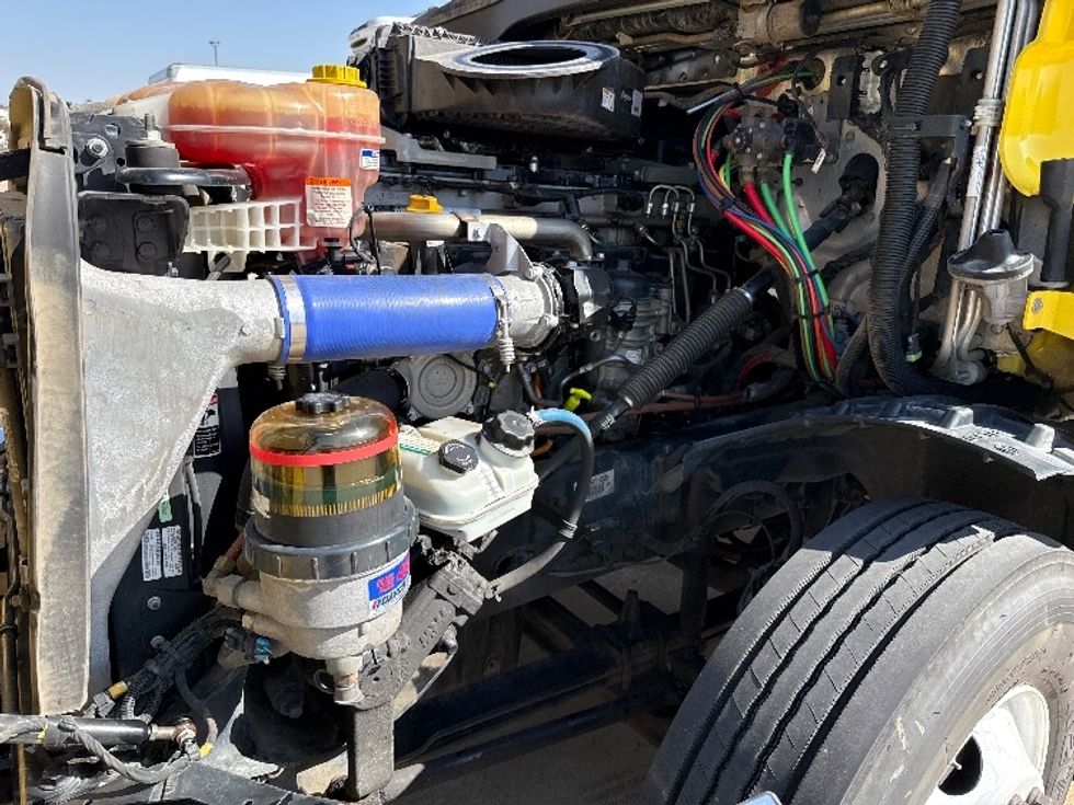 Sleeper Tractor-Heavy Duty Tractors-Freightliner-2020-T12664ST-Grand Prairie-TX-349,842\n\t\tmiles-$ 66,750 - Image 21