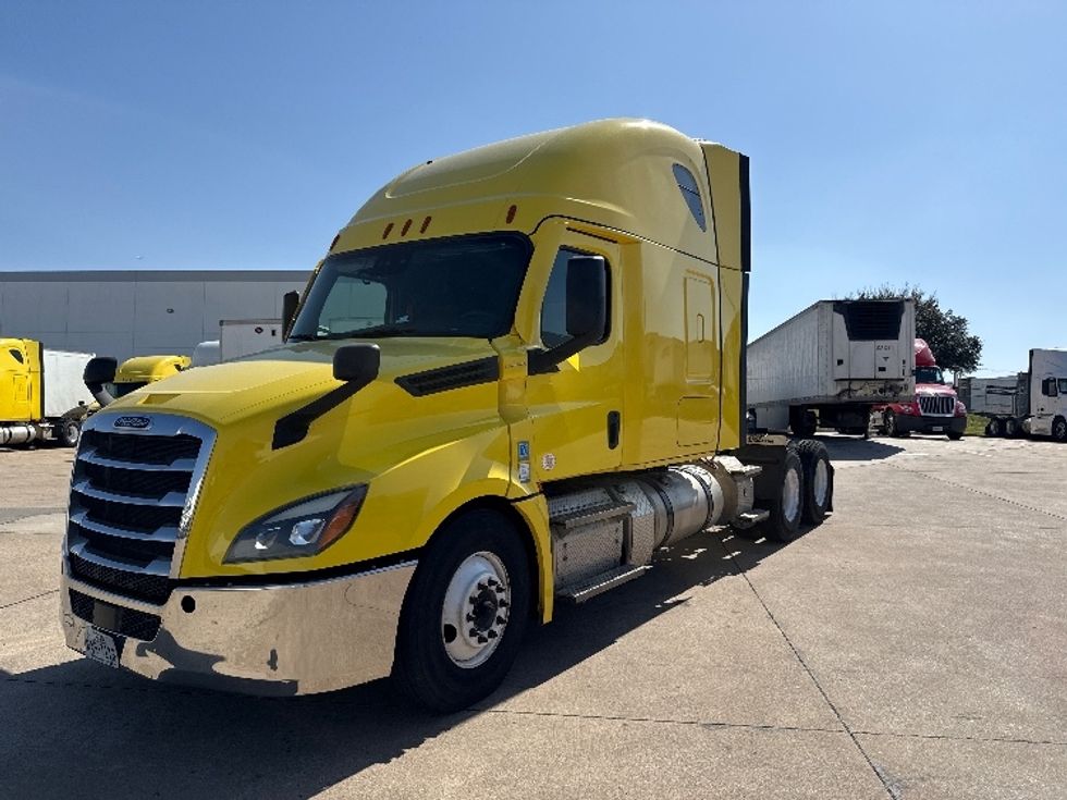 Sleeper Tractor-Heavy Duty Tractors-Freightliner-2020-T12664ST-Grand Prairie-TX-349,842\n\t\tmiles-$ 66,750 - Image 3