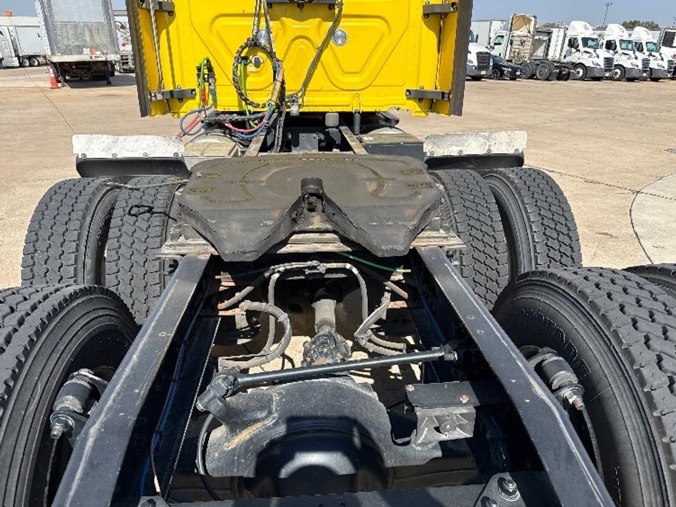 Sleeper Tractor-Heavy Duty Tractors-Freightliner-2020-T12664ST-Grand Prairie-TX-349,842\n\t\tmiles-$ 66,750 - Image 6