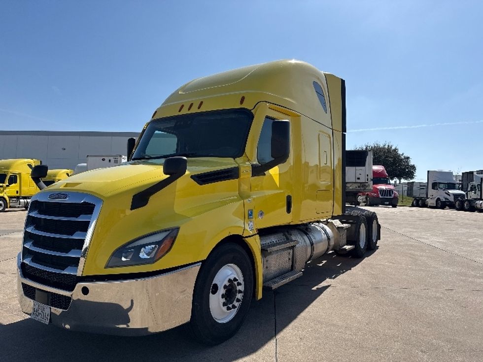 Sleeper Tractor-Heavy Duty Tractors-Freightliner-2020-T12664ST-Grand Prairie-TX-440,162\n\t\tmiles-$ 61,250 - Image 3