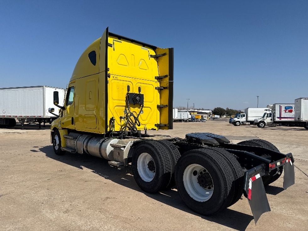 Sleeper Tractor-Heavy Duty Tractors-Freightliner-2020-T12664ST-Grand Prairie-TX-440,162\n\t\tmiles-$ 61,250 - Image 5