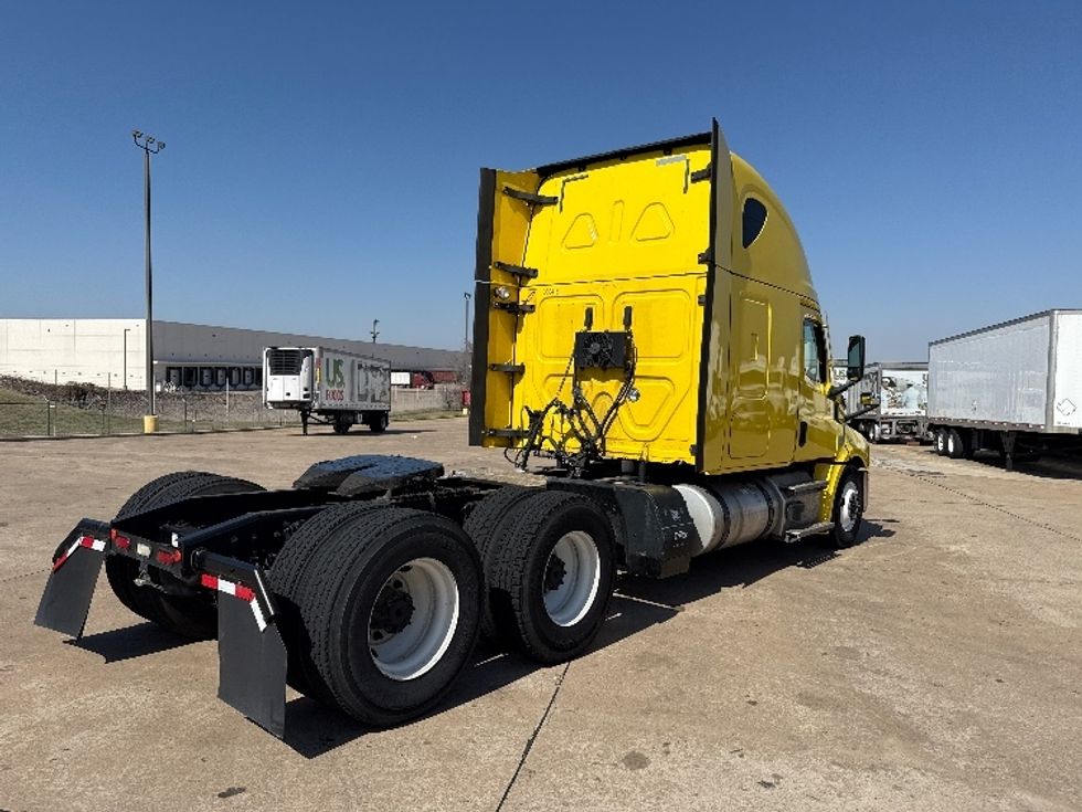 Sleeper Tractor-Heavy Duty Tractors-Freightliner-2020-T12664ST-Grand Prairie-TX-440,162\n\t\tmiles-$ 61,250 - Image 7