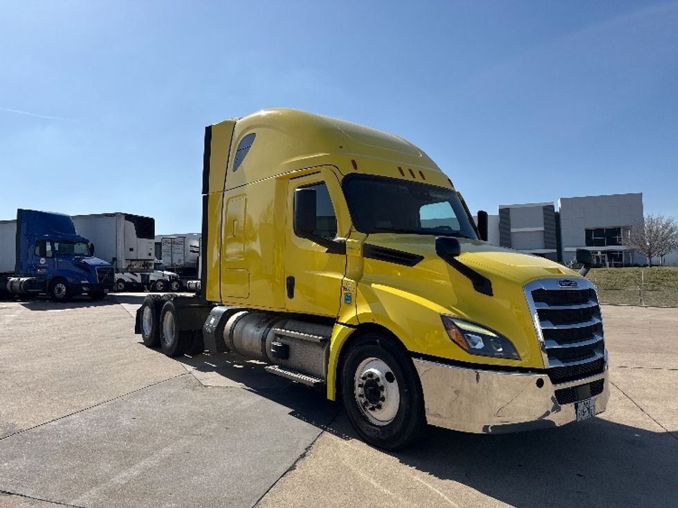 Sleeper Tractor-Heavy Duty Tractors-Freightliner-2020-T12664ST-Grand Prairie-TX-472,192\n\t\tmiles-$ 59,500 - Image 1