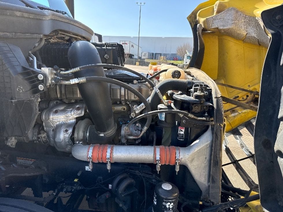 Sleeper Tractor-Heavy Duty Tractors-Freightliner-2020-T12664ST-Grand Prairie-TX-472,192\n\t\tmiles-$ 59,500 - Image 20