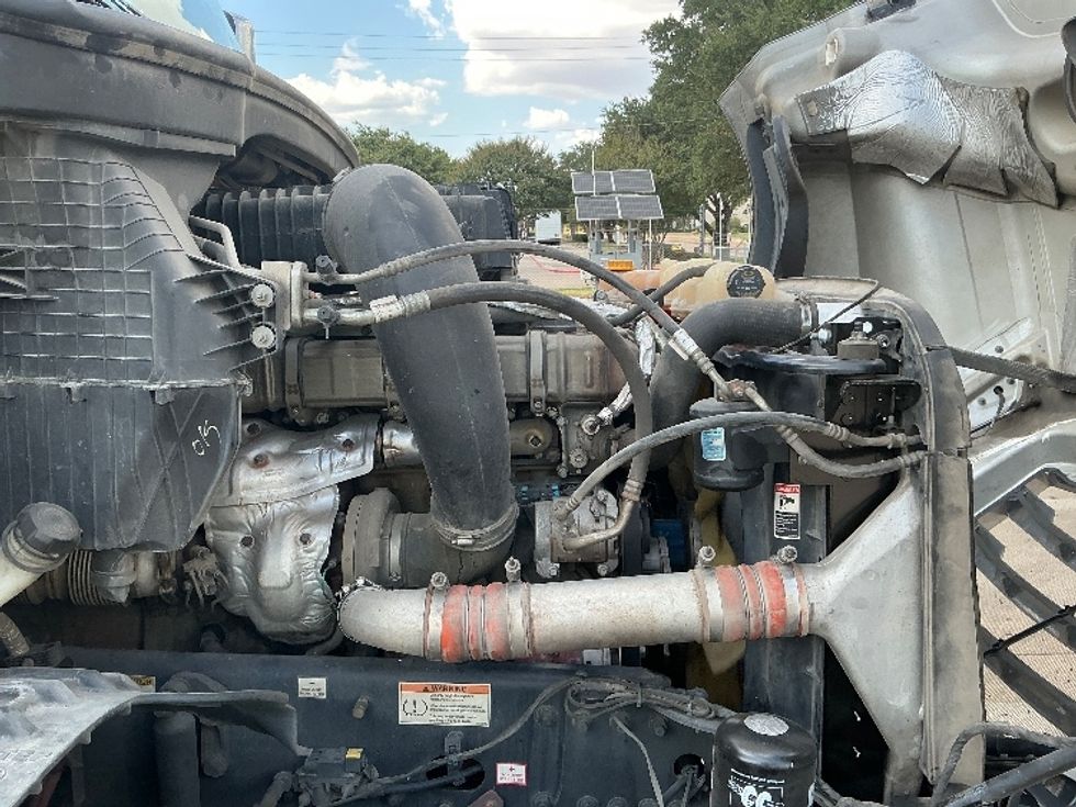 Sleeper Tractor-Heavy Duty Tractors-Freightliner-2020-T12664ST-Grand Prairie-TX-531,164\n\t\tmiles-$ 71,250 - Image 20