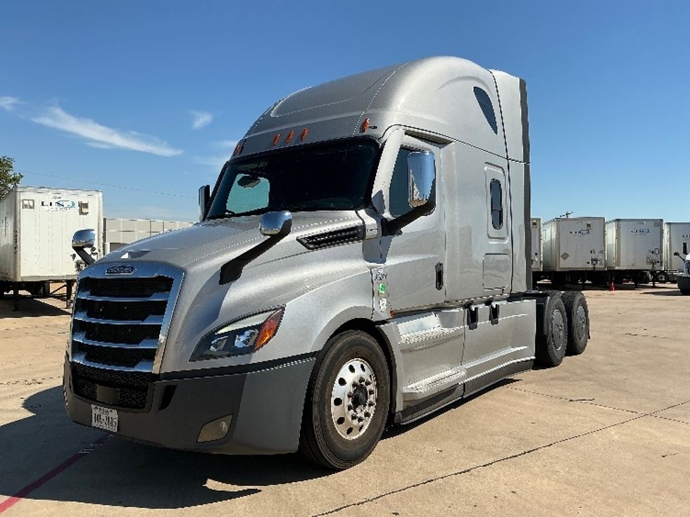 Sleeper Tractor-Heavy Duty Tractors-Freightliner-2020-T12664ST-Grand Prairie-TX-531,164\n\t\tmiles-$ 71,250 - Image 3