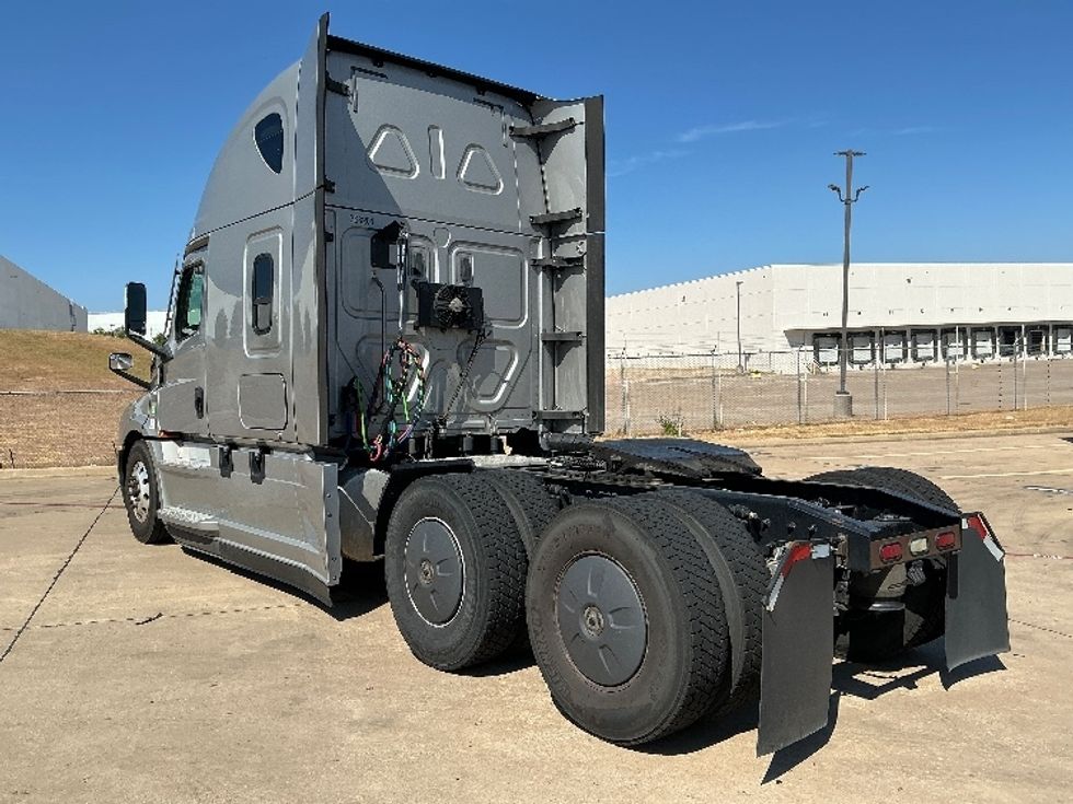 Sleeper Tractor-Heavy Duty Tractors-Freightliner-2020-T12664ST-Grand Prairie-TX-531,164\n\t\tmiles-$ 71,250 - Image 5