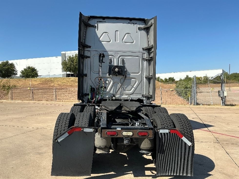 Sleeper Tractor-Heavy Duty Tractors-Freightliner-2020-T12664ST-Grand Prairie-TX-531,164\n\t\tmiles-$ 71,250 - Image 6